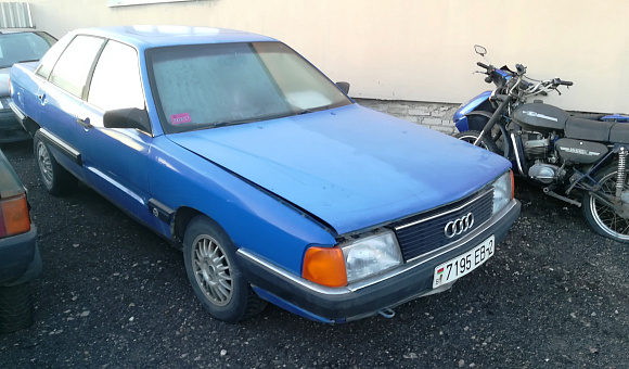 Audi 100, 1986