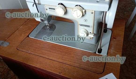 Швейная машинка Подольск-142