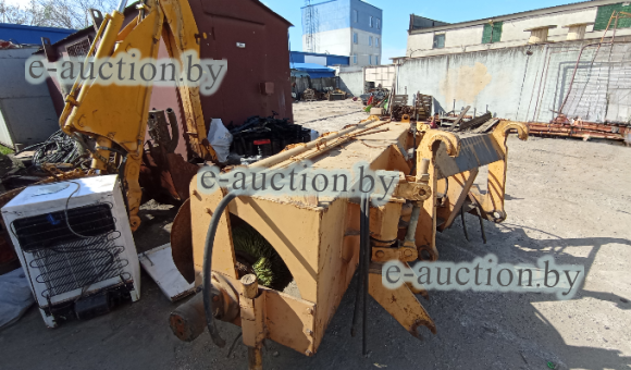 Щетка поворотная к погрузчику Амкодор 332С4