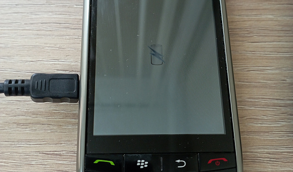 Мобильный телефон BlackBerry