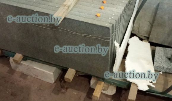 Плита гранитная пиленная с шероховатой поверхностью 0,3*0,6м