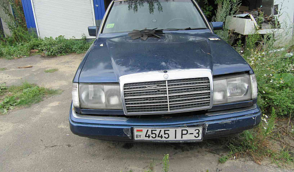 Mercedes-Benz  200D, 1989