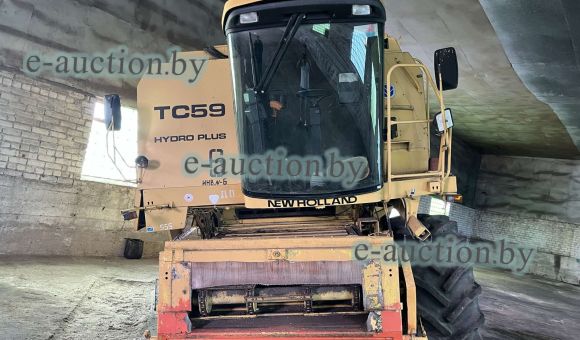 Зерноуборочный комбайн New Holland ТС 59, 2001