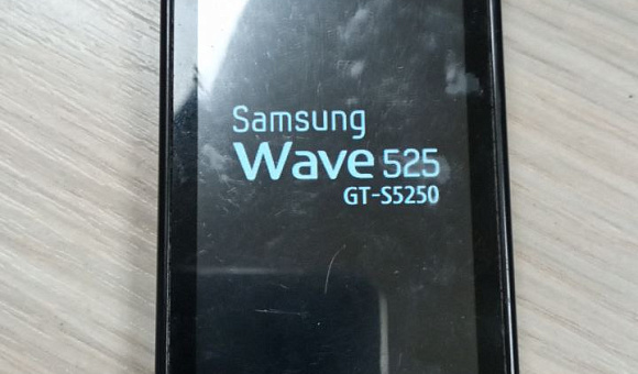 Смартфон Samsung Wave 525 GT-S5250