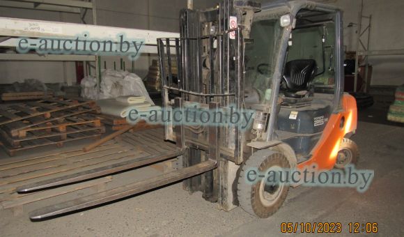 Погрузчик самоходный Toyota 02-8FGF25