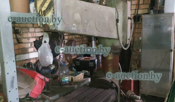 Радиально-сверлильный станок 2Л53