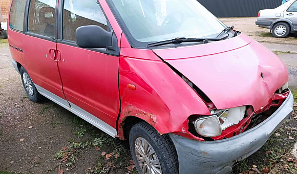 Nissan Serena, 1997