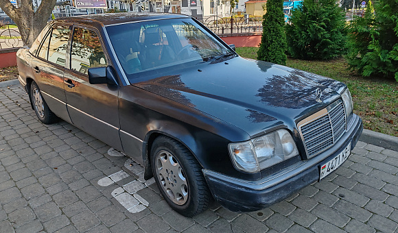 Mercedes-Benz E230, 1986