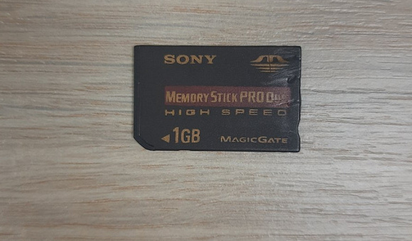 Карта памяти Sony 1GB