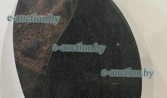 Комплекс из двух стелл 