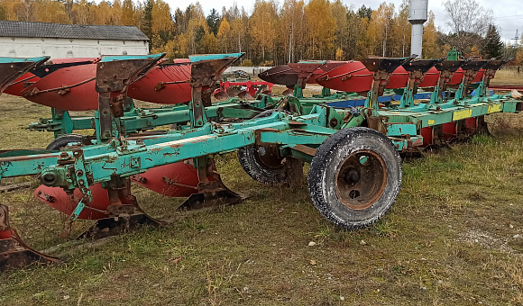 Плуг полунавесной оборотный ППО 8-40К