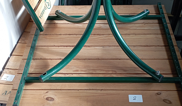 Стол деревянный с металлическими ножками