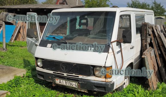 Mercedes-Benz 100, 1988