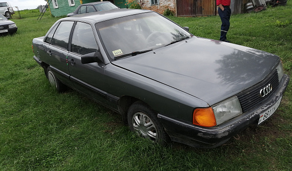 Audi 100, 1984