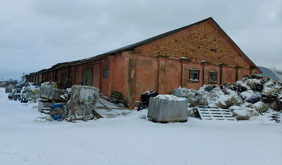 Здание склада запчастей с рампой в рп Речица (Столинский район), площадью 513.4м²