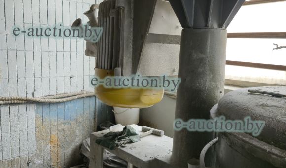 Смеситель для краски зеленого цвета
