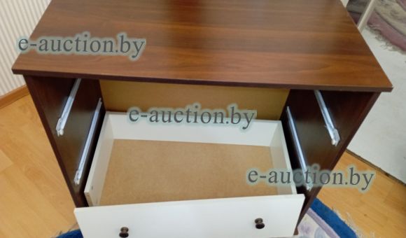 Комод белого цвета