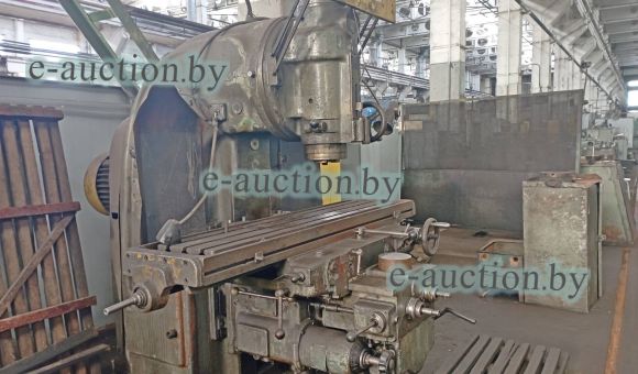 Вертикально-фрезерный станок 6М13П