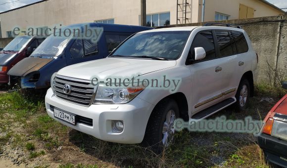 Toyota Land Cruiser 200, 2013