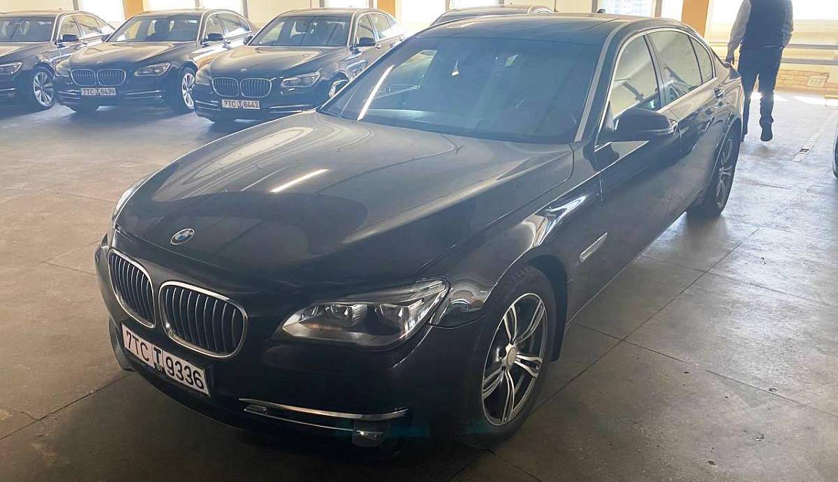 Купить автомобиль BMW 750Li, 2015 г. в г. Минск - цена 59500 рублей, фото,  характеристики.