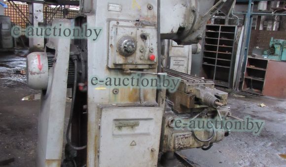 Станок вертикально-фрезерный 6Р12