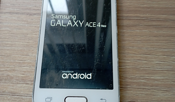 Мобильный телефон Samsung Galaxy Ace 4