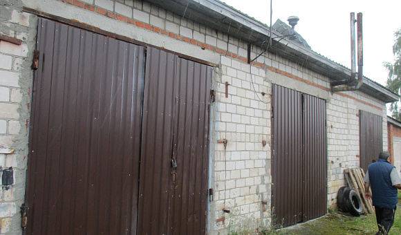Здание гаража в г. Калинковичи, площадью 390,1м²