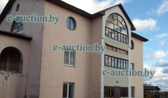 Административное здание вблизи д. Локтыши (Ганцевичский район), площадью 390.6 м²