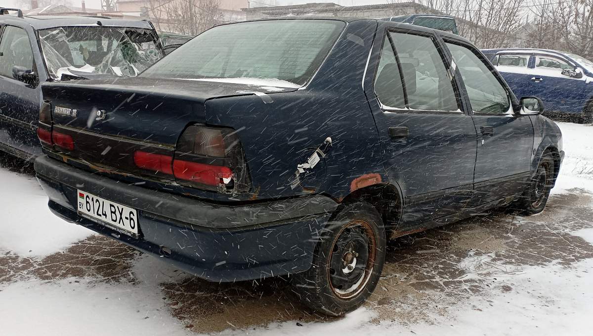 Купить автомобиль Renault 19, 1994 г. в г. Кировск - цена 880 рублей, фото,  характеристики.