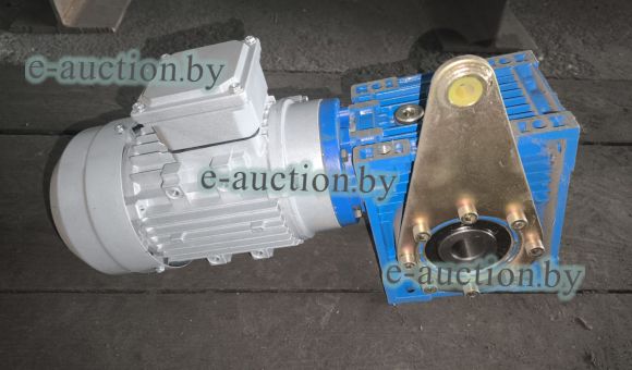 Мотор-редуктор MS71M2-4 B14
