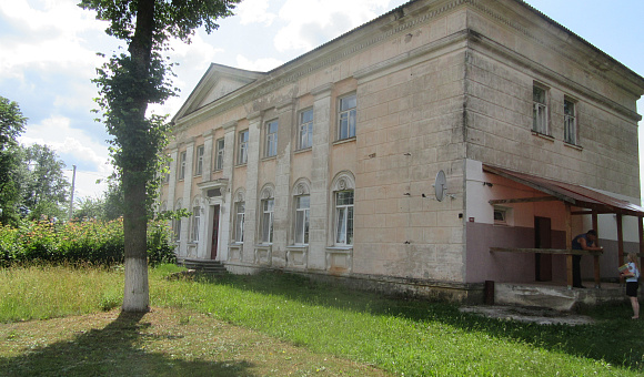 Здание поликлиники в гп Кривичи (Мядельский район), площадью 726.1 м²