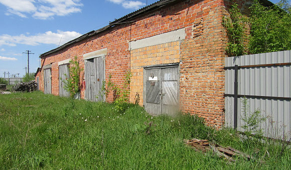 Здание гаража в рп Речица (Столинский район), площадью 290м²
