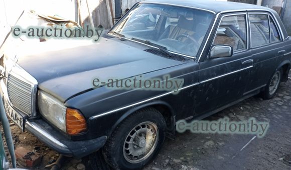 Mercedes-Benz  200, 1983