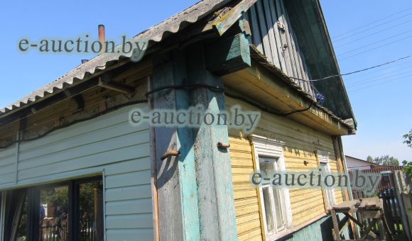 1/2 доля в праве собственности на жилой дом в д. Кирово (Слуцкий район), площадью 39.2 м²