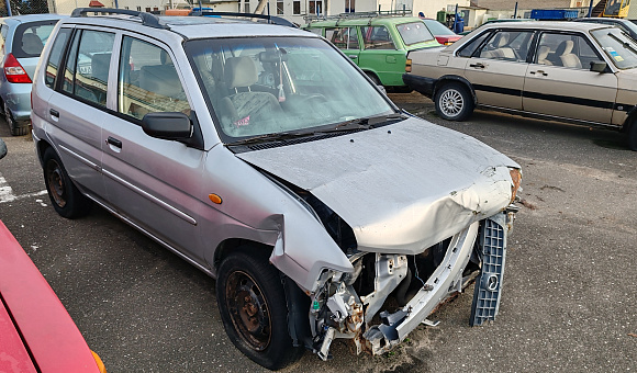 Mazda Demio, 1999