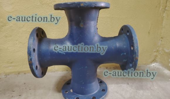 Крестовина чугунная DN100 фланцевая