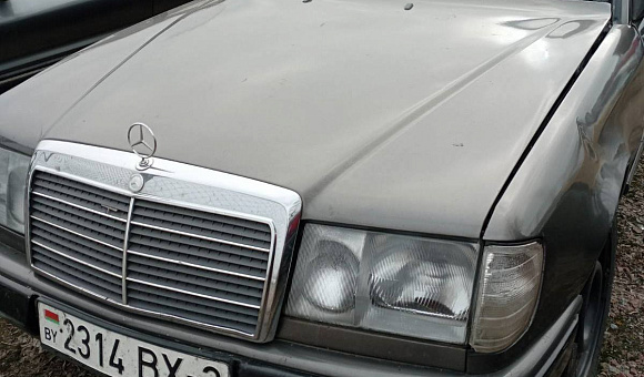 Mercedes-Benz 230E, 1988