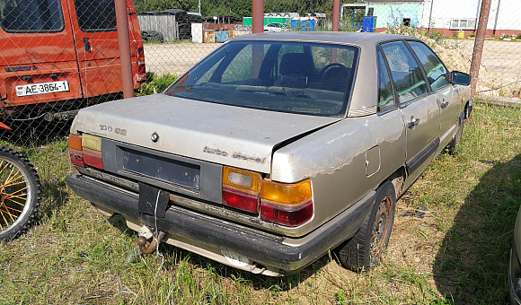 Audi 100, 1985