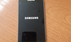 Смартфон Samsung Galaxy J1 (2016) 