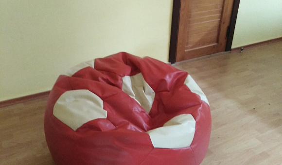 Кресло мешок красного цвета