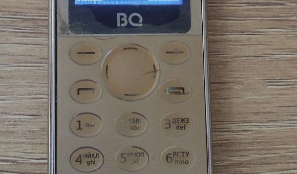 Мобильный телефон BQ
