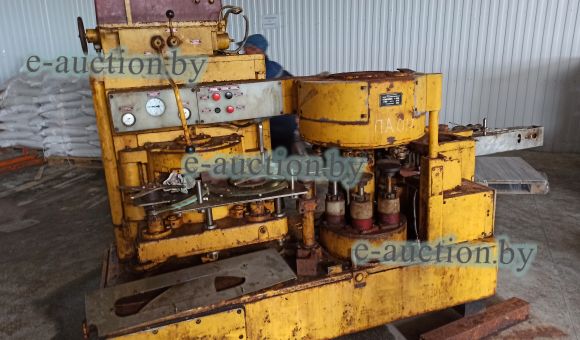 Вакуумная закаточная машина Б4-КЗК-84-02