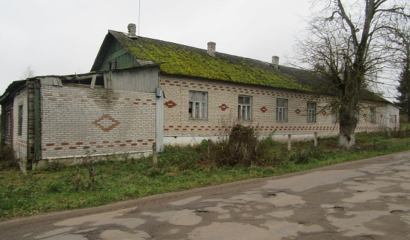 Здание кирпичное базовой школы в д. Ободовцы, площадью 286.3м²