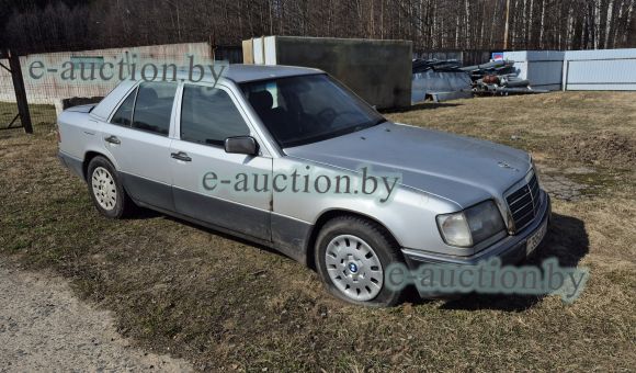 Mercedes-Benz 230, 1990