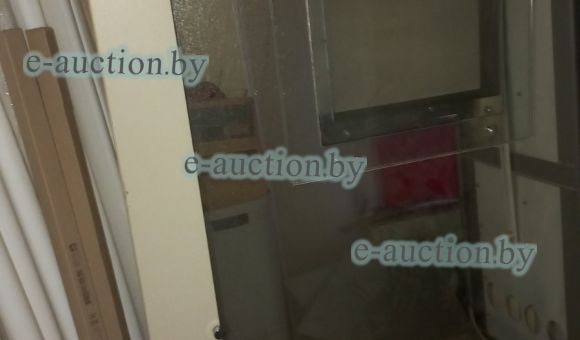 Зеркало на деревянной панели с окошком №15