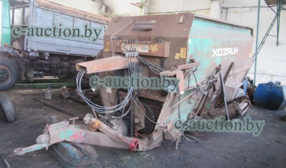 Измельчитель-смеситель-раздатчик кормов ИСРВ-12