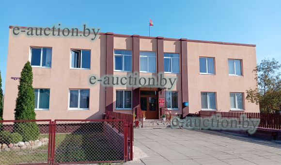 1/2 доля в праве собственности на административное здание в д. Верховичи (Каменецкий район), площадью 479.8 м²