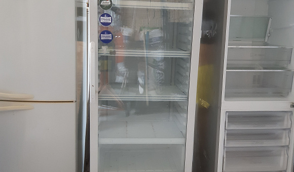 Холодильный шкаф-витрина Атлант