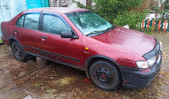 Nissan Almera, 1998