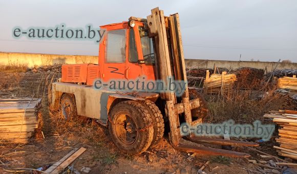 Погрузчик вилочный ЛЕВ